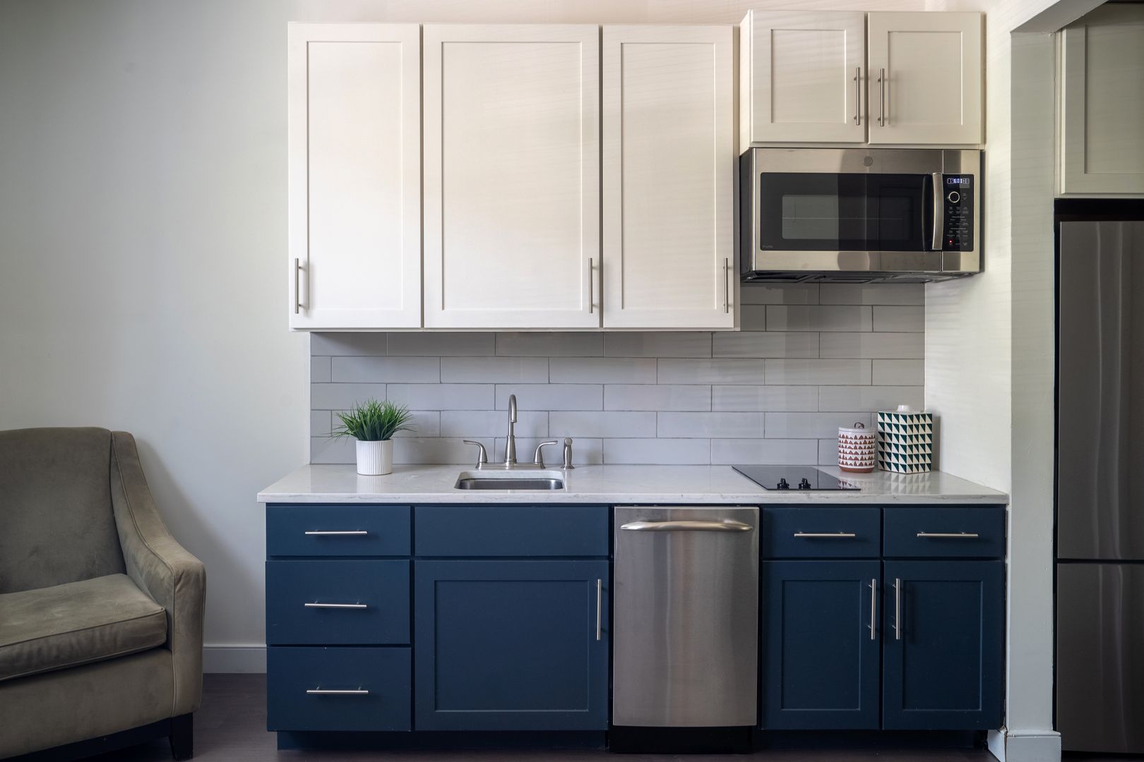 Philadelphia Apartment: 400 S 40th St