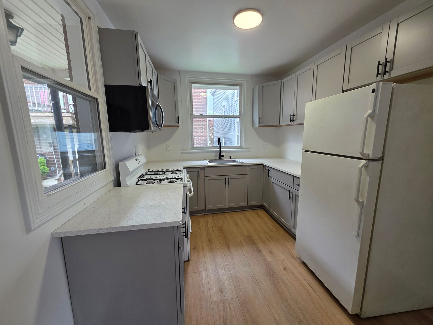 Braddock Townhome: 144 Comrie Avenue Rear