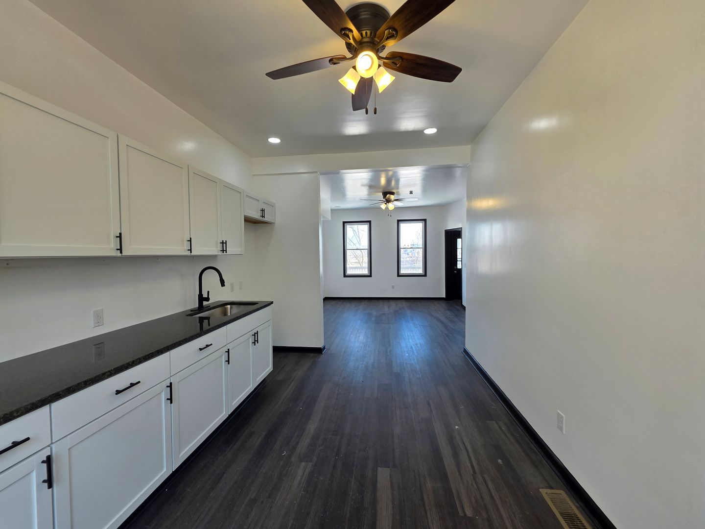 Pittsburgh House: 39 Holt Street