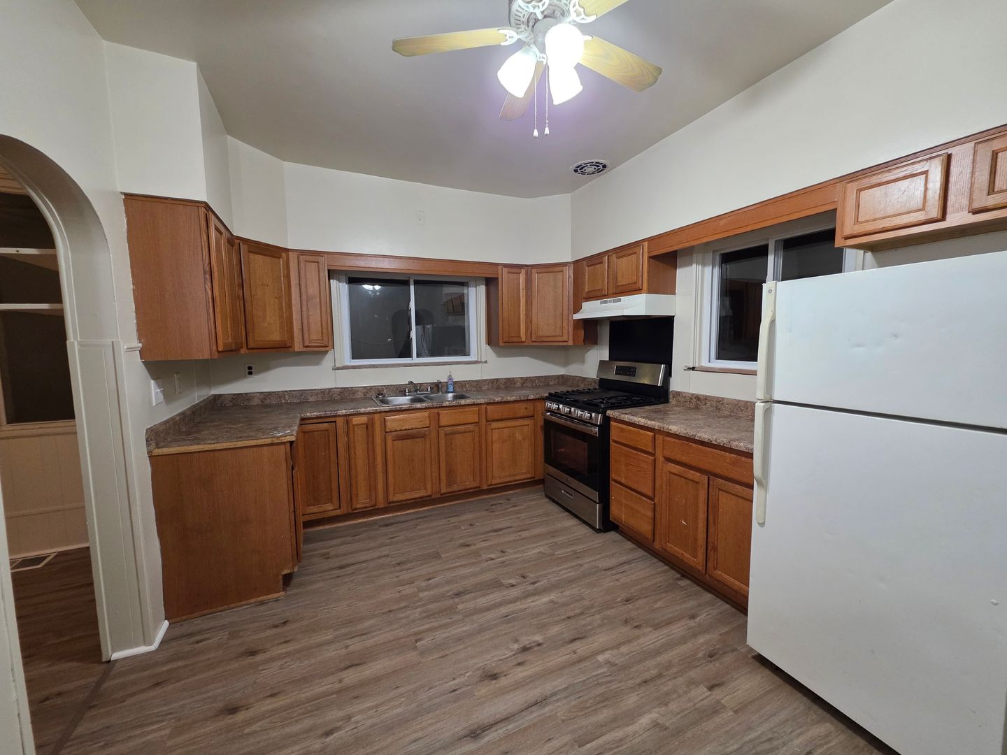 Coraopolis House: 204 Broadway Ave