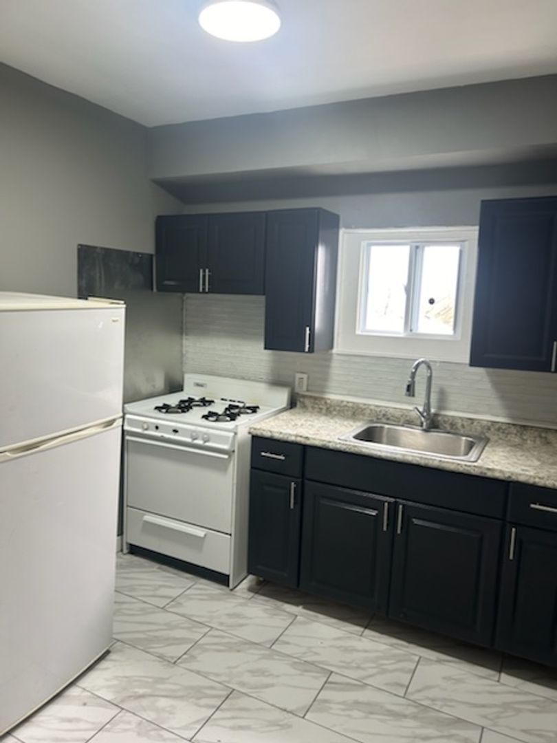 Pittsburgh House: 114 Kirk Ave unit 2