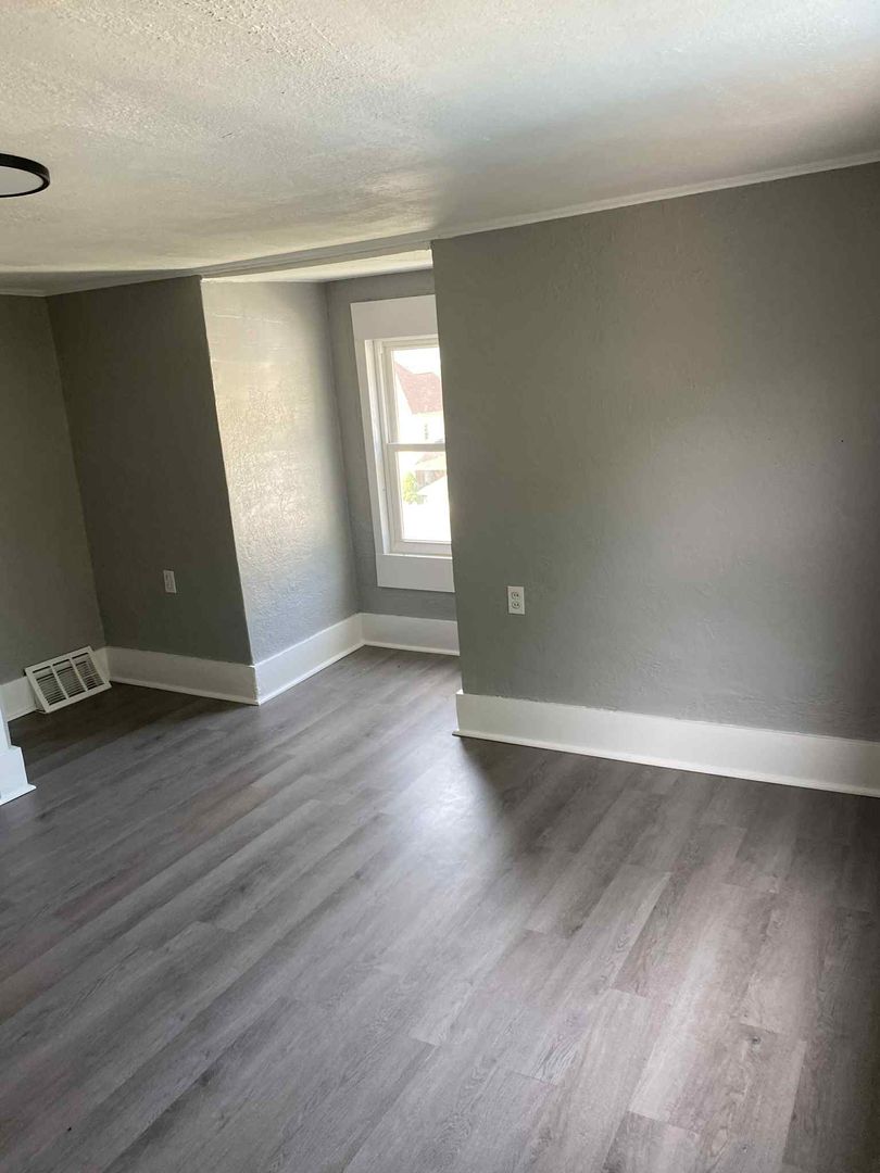 Glassport House: 311 Harrison St