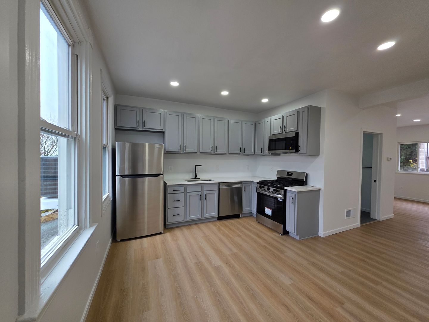 Pittsburgh House: 36 Woessner St