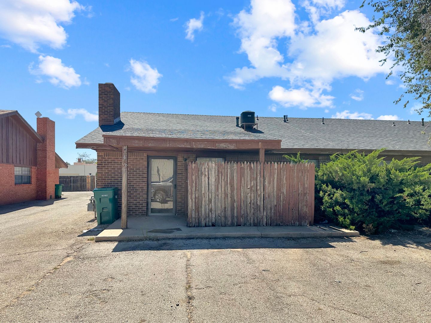Hobbs Apartment: 4125-4131 North Grimes Street