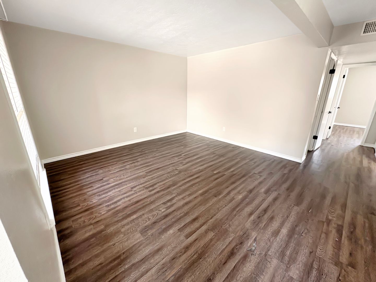 Hobbs Apartment: 1502 East Bender Boulevard