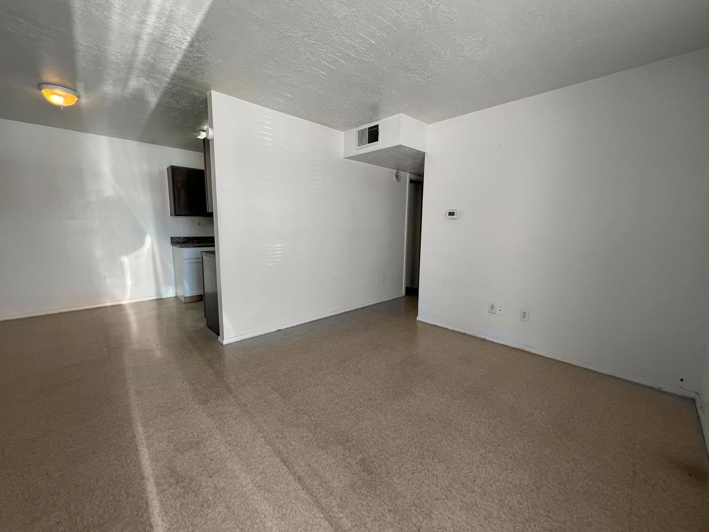 Hobbs Apartment: 2315 North Jefferson Street