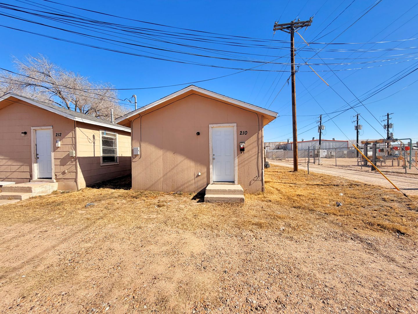 Hobbs Apartment: 210-218 North Leech Street