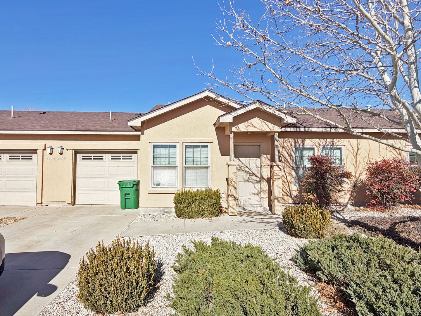 Hobbs Apartment: 2016-2028 East Arbors Avenue