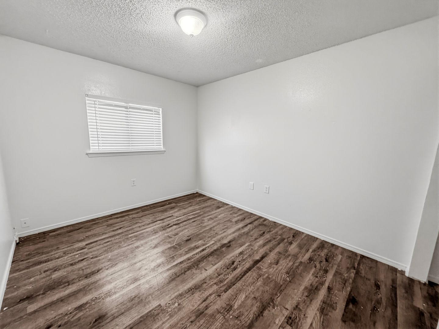 Lovington Apartment: 2001-2111 West Jackson Avenue