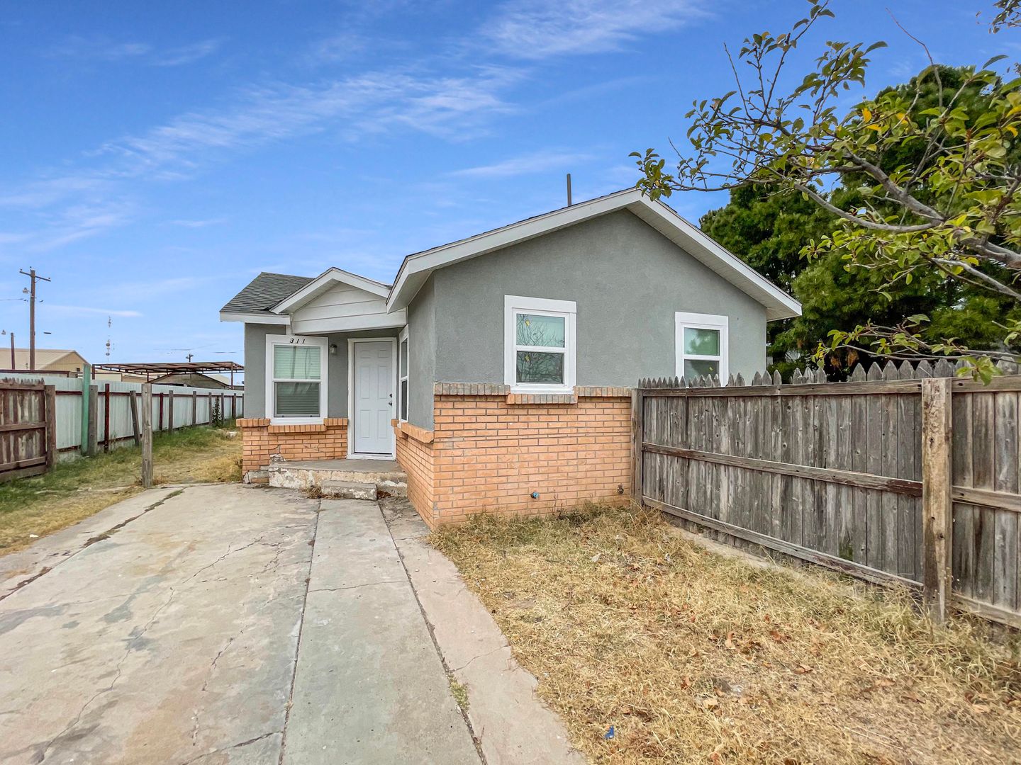 Lovington Apartment: 311-313 North Love Street