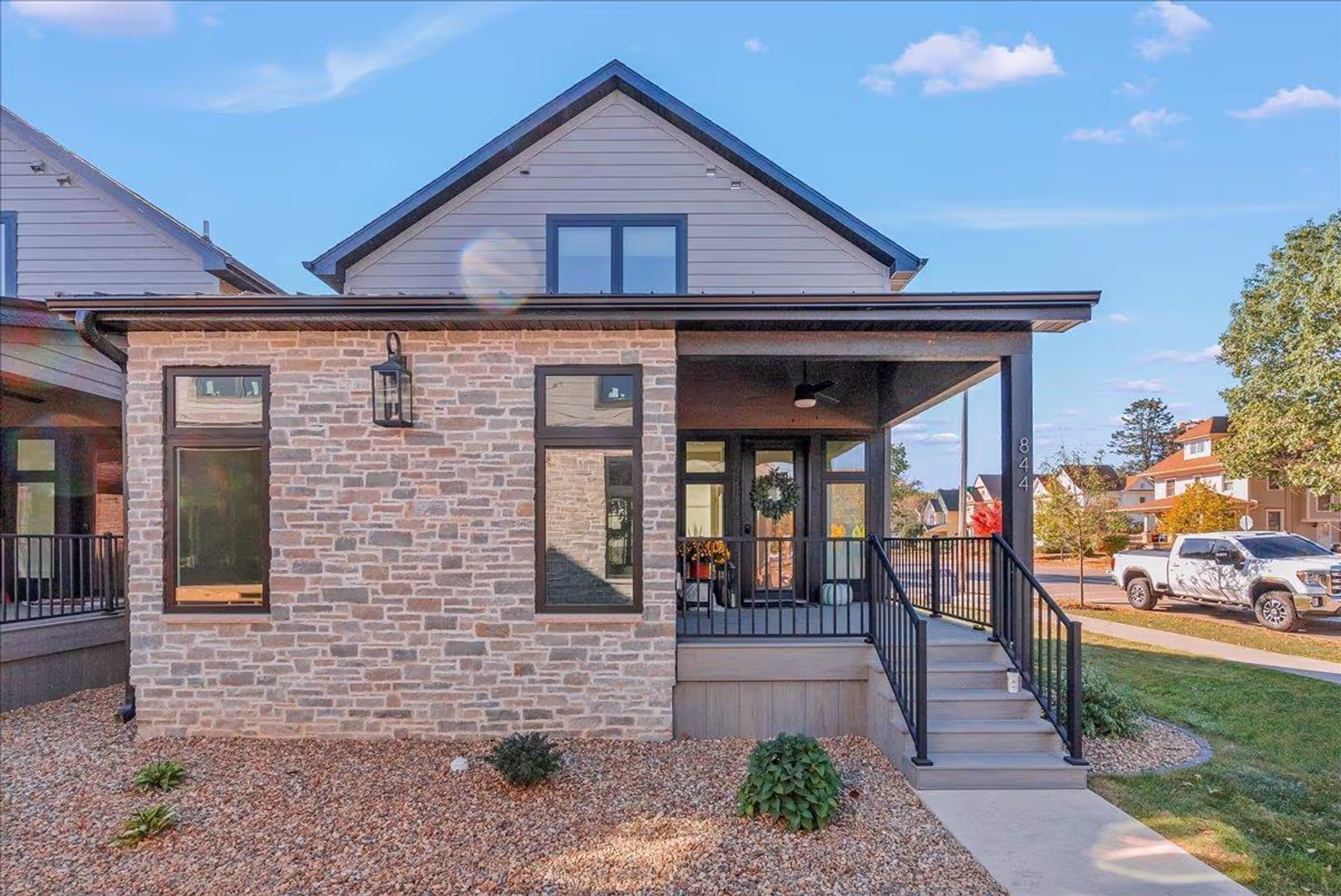 Cedar Falls Apartment: 804 Clay St