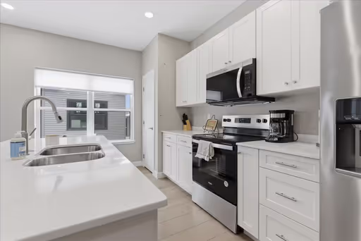 Listing photo thumbnail