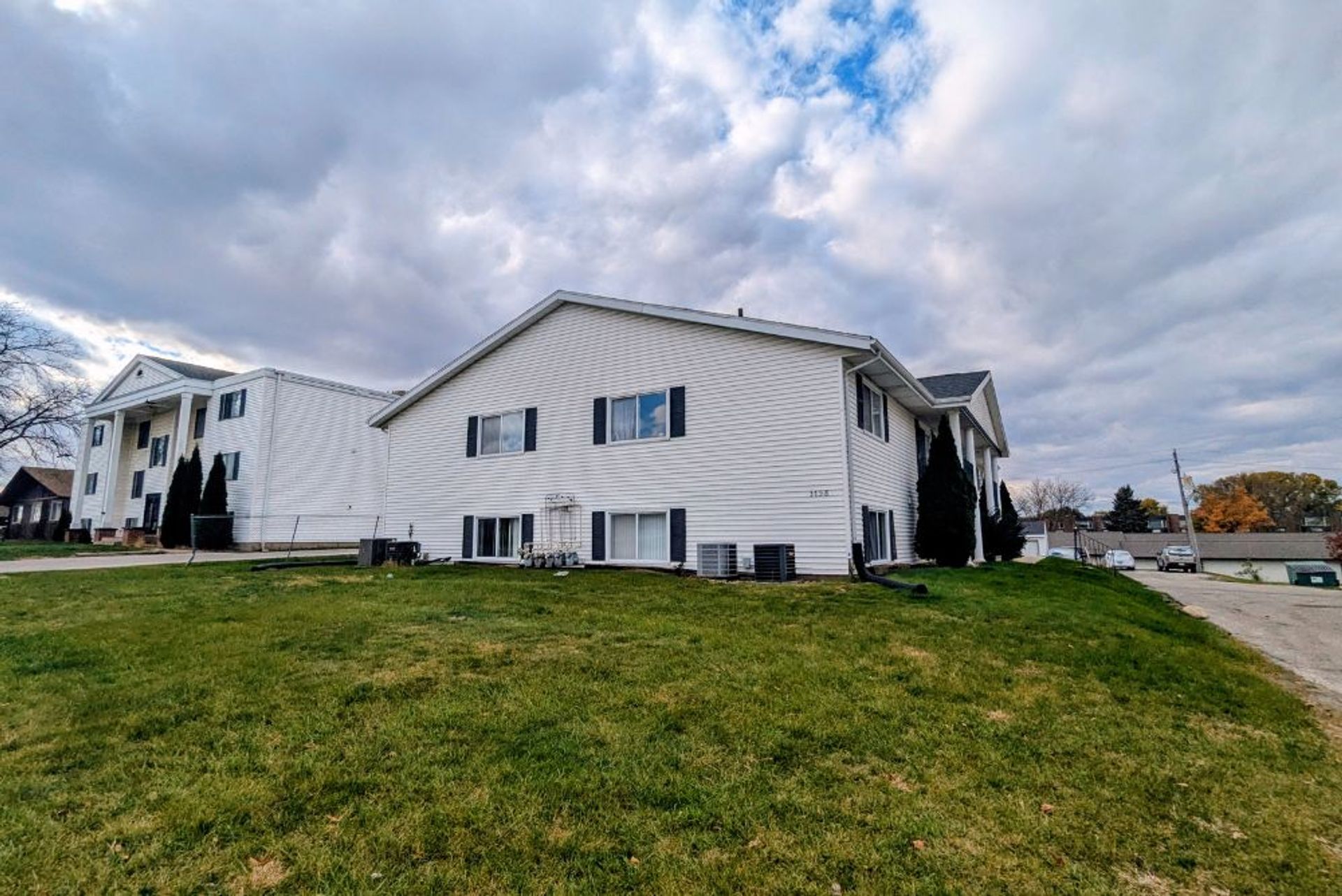 Waterloo Apartment: 3758 W 9th St