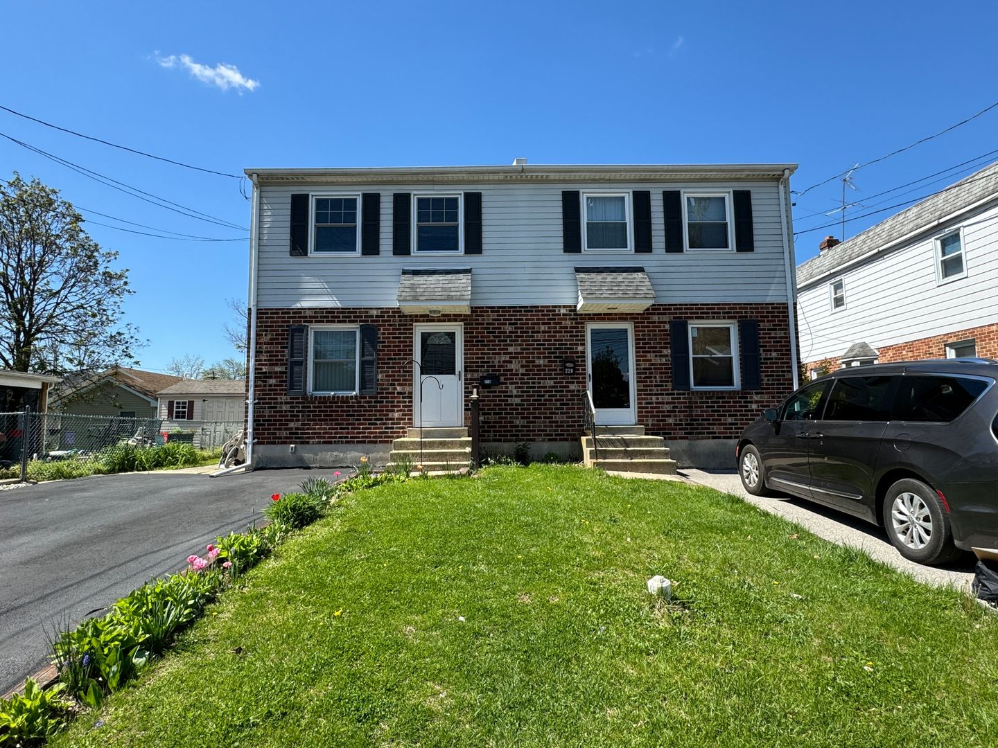 Morton House: 220 Harding Avenue