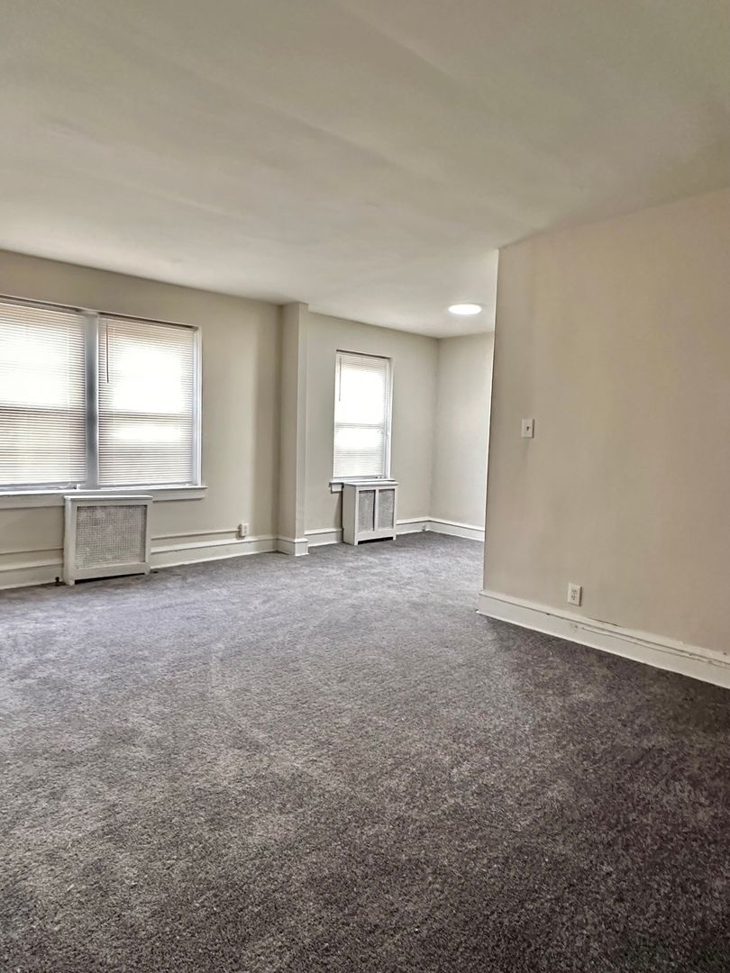 Lansdowne Apartment: 260 N Wycombe Ave