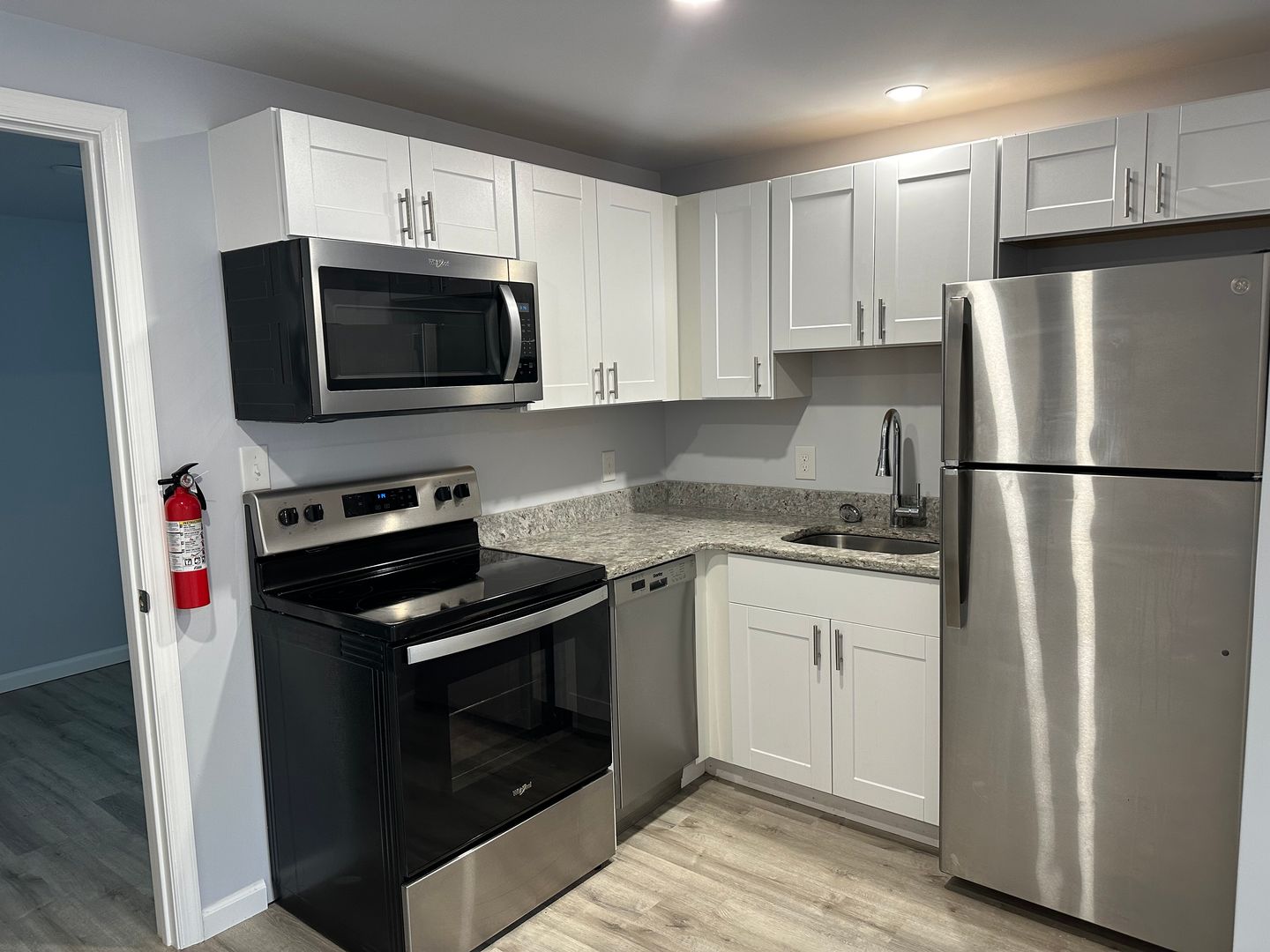Aston Apartment: 5130 Pennell Road