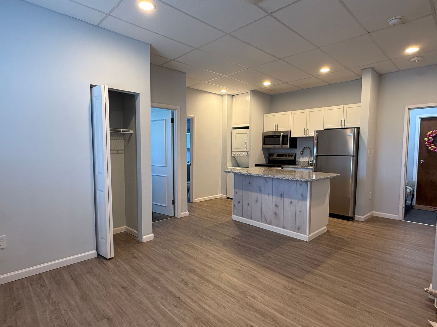 Aston Apartment: 3200 Concord