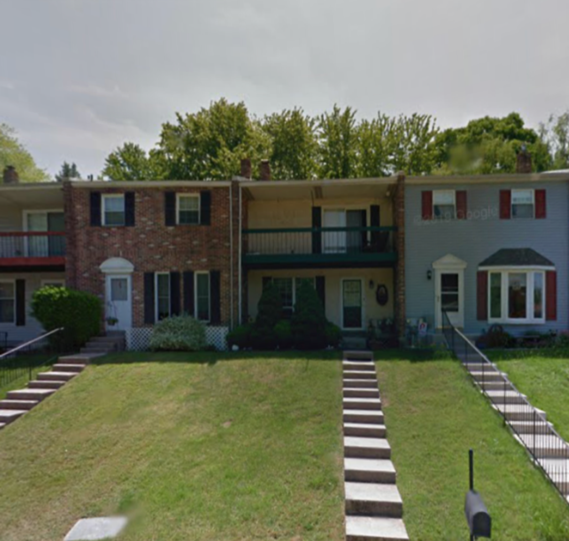 Aston House: 9 Colonial Way