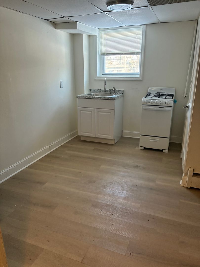 Lansdowne Apartment: 1800 Garrett Rd, Apt B3