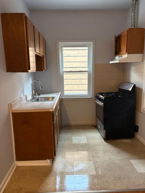 2 Bedroom Apartment – 827-829 W 9th - 1, Chester, PA 19013