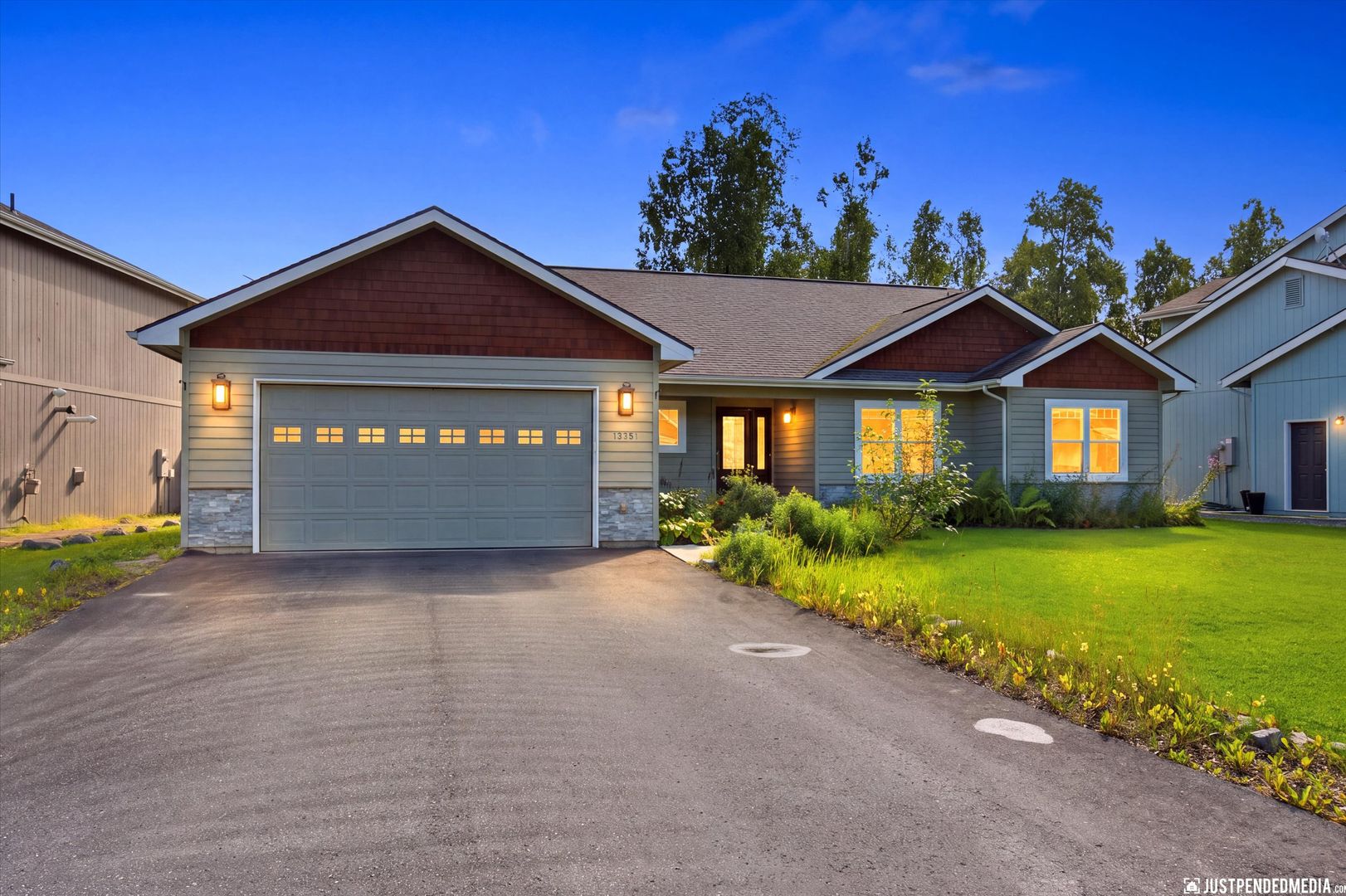 Eagle River House: 13351 Rosser Dr