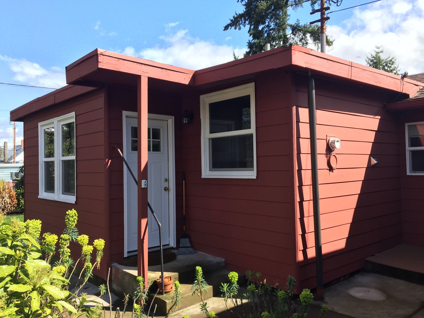 Portland Apartment: 7641 SE Alder St