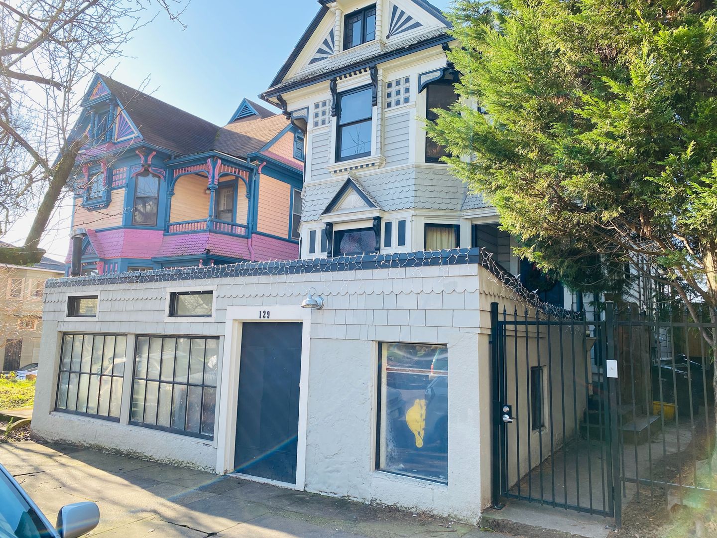 Portland Apartment: 127-129 SE 12th Ave.