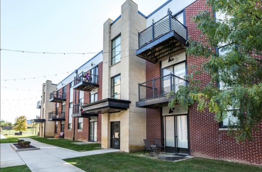FLATS- Modern One Bedroom with Patio – photo 1