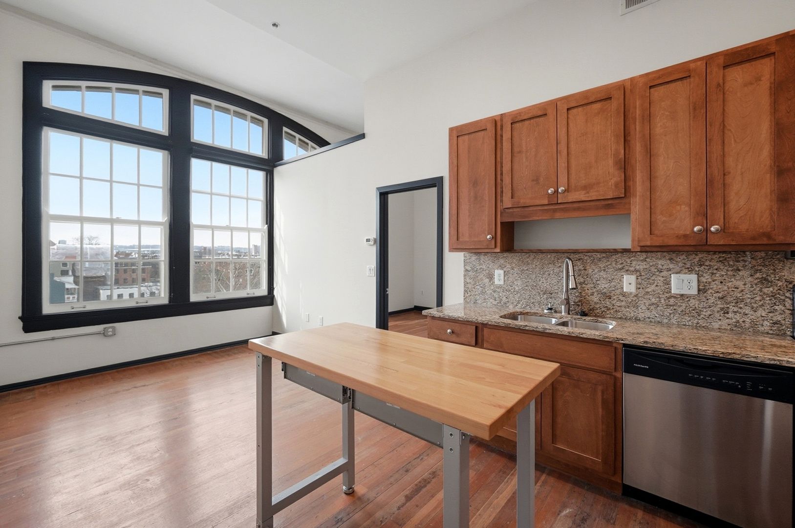 Cincinnati Apartment: 1310 Sycamore St.