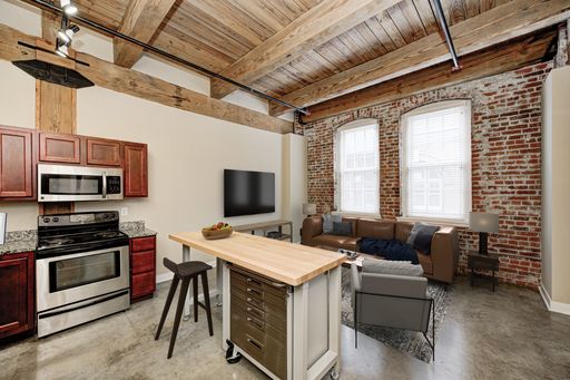 Brilliant Corner Loft One Bedroom, One Bath. – photo 1
