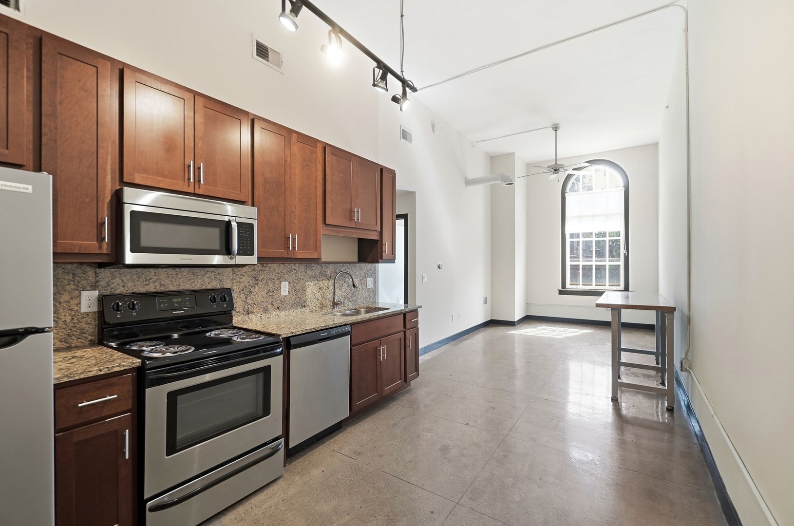 Cincinnati Apartment: 937 Windsor St