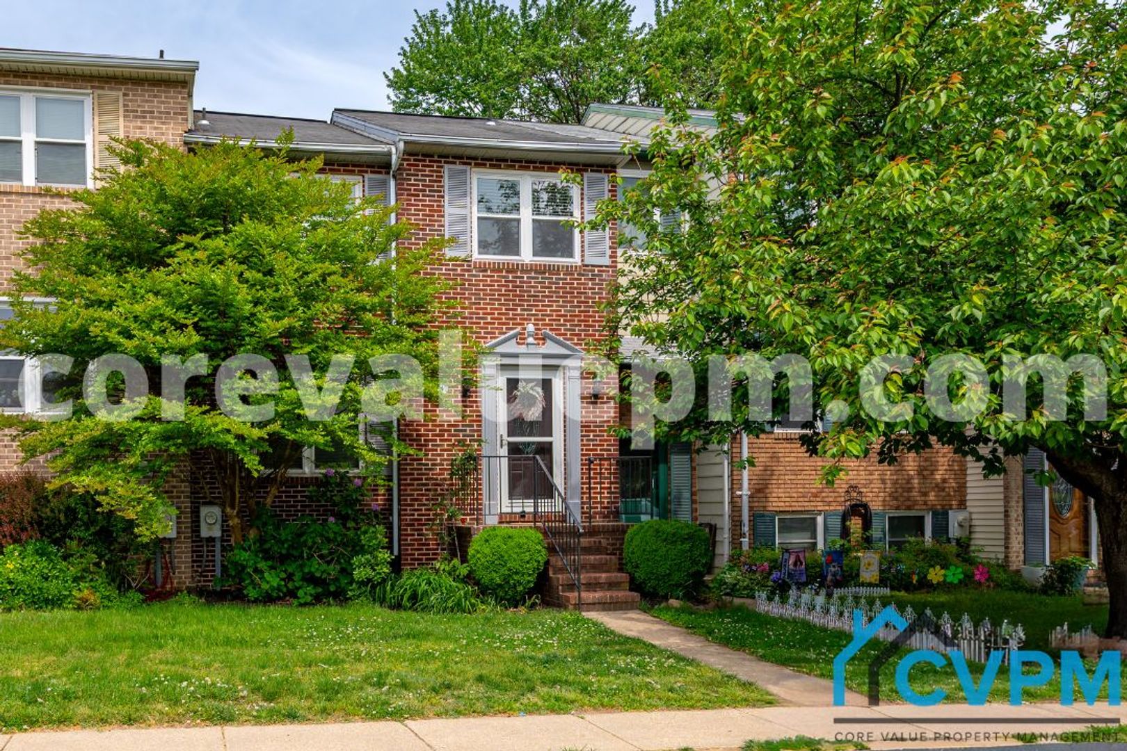 Crofton Townhome: 2534 Vineyard Ln