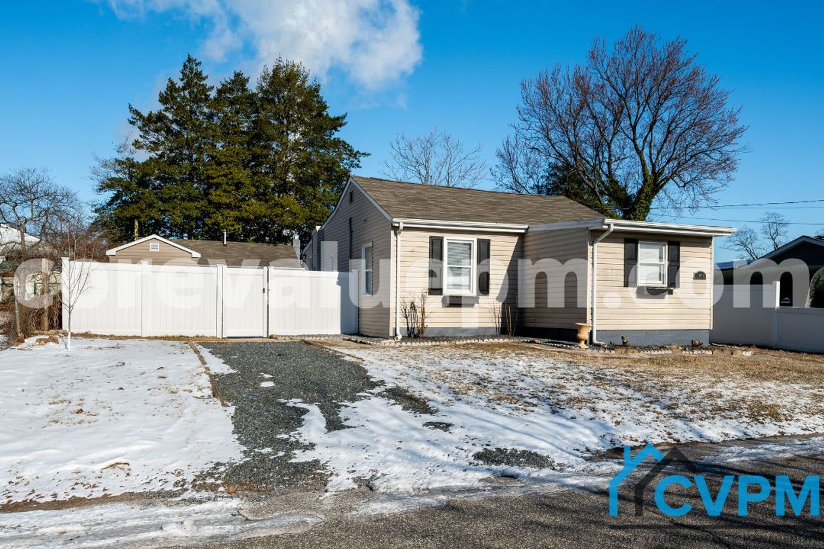 Orchard Beach House: 1004 Cliff Pl