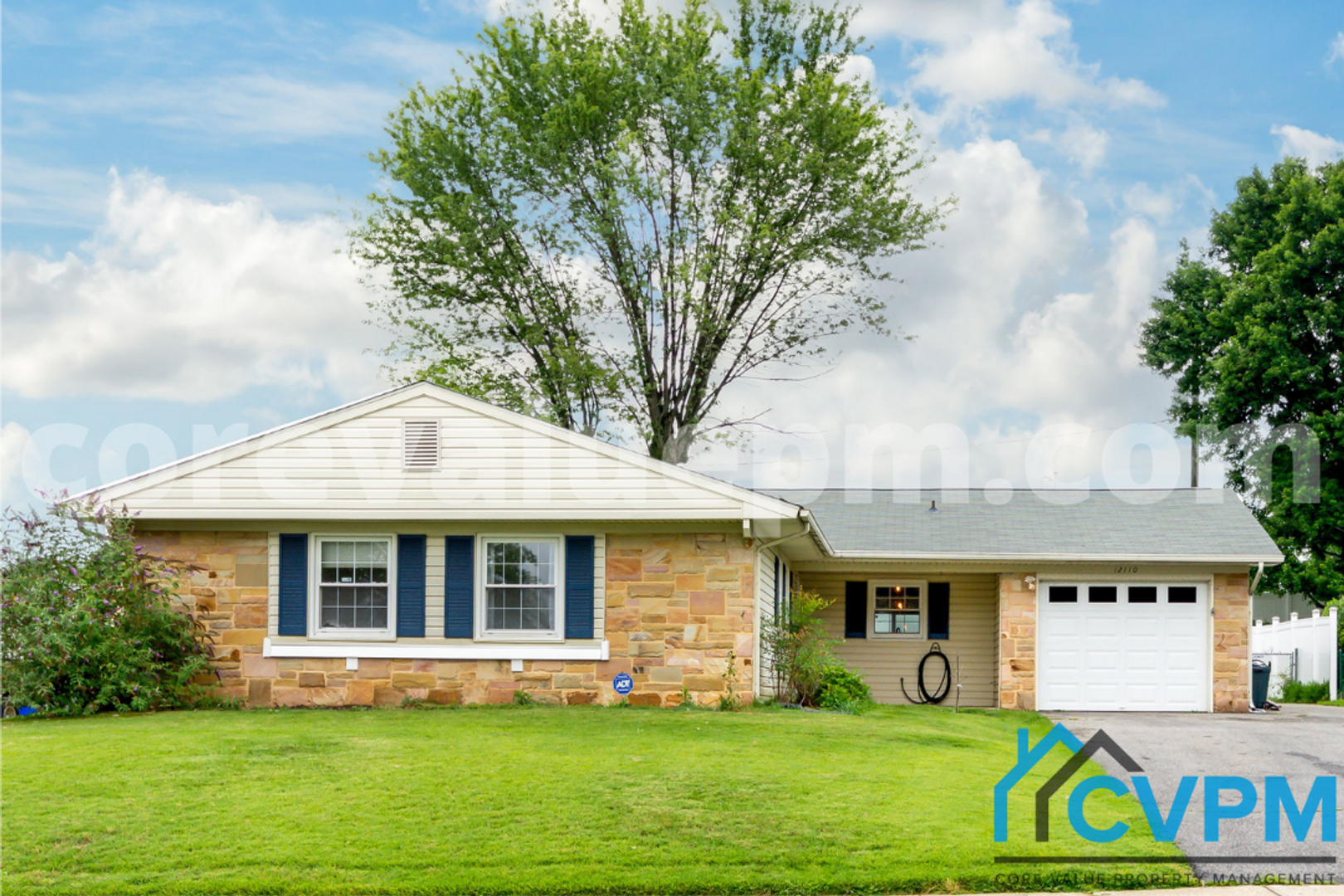 Bowie House: 12110 Tulip Grove Dr