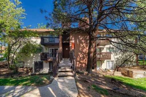 Freshly Updated 2BR Condo with New Paint, New Carpet & In-Unit Washer & Dryer – photo 1