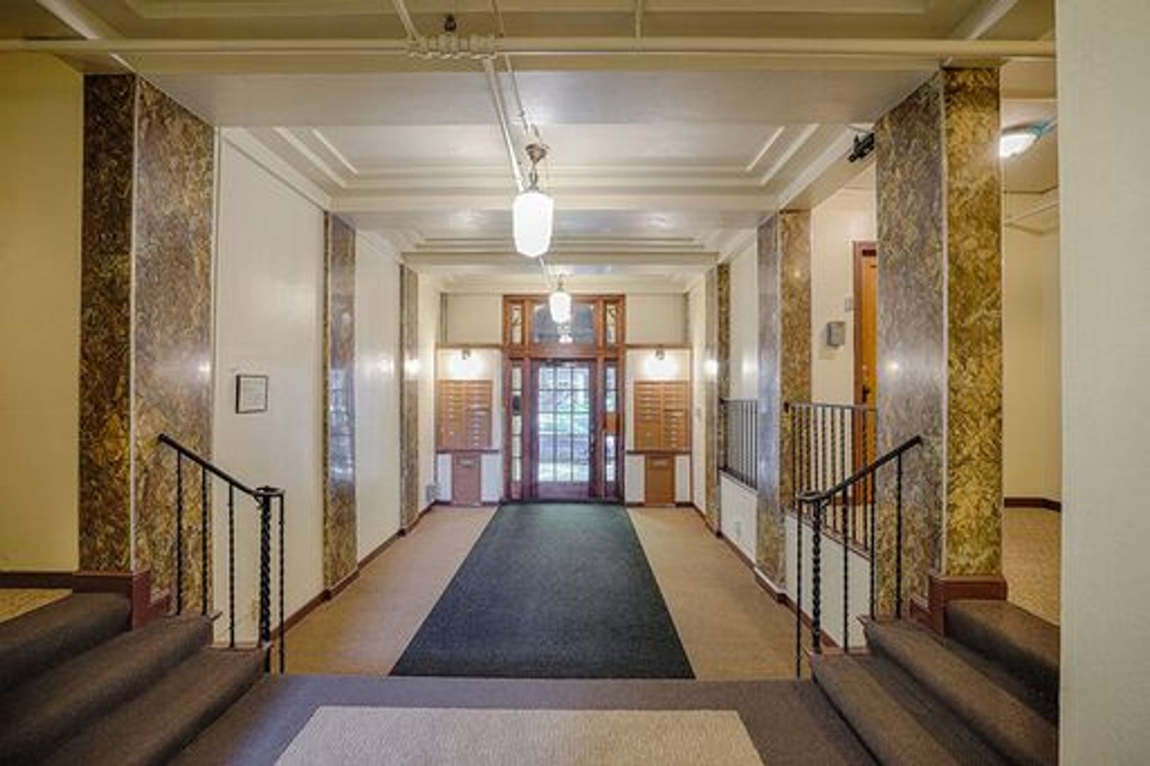 Seattle Apartment: 26 Harrison St