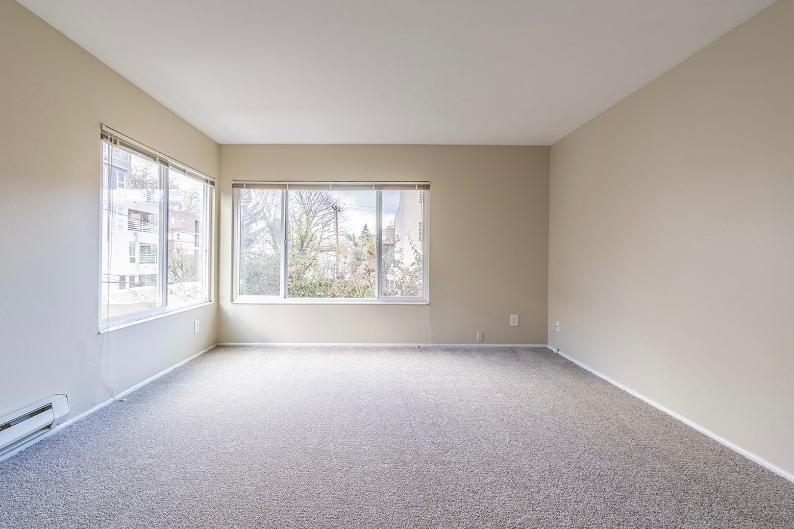 Seattle Apartment: 520 Bellevue Ave East