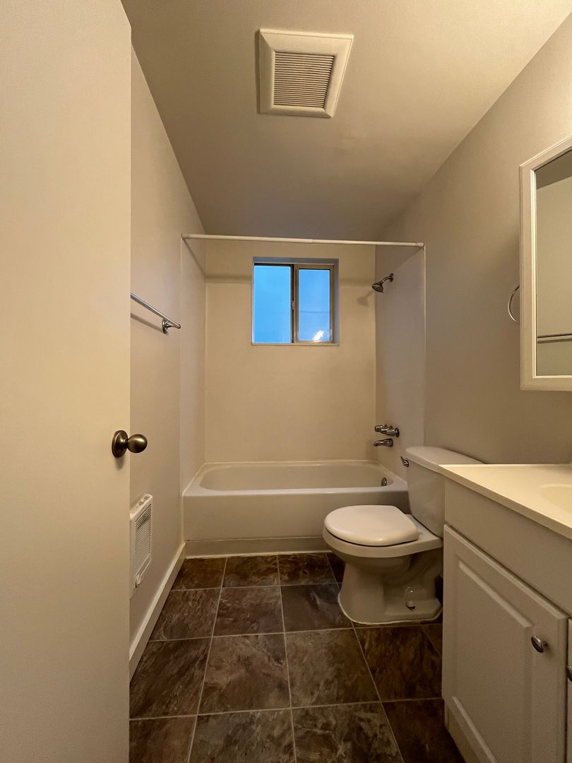 Seattle Apartment: 2223 / 2225 NW 59th