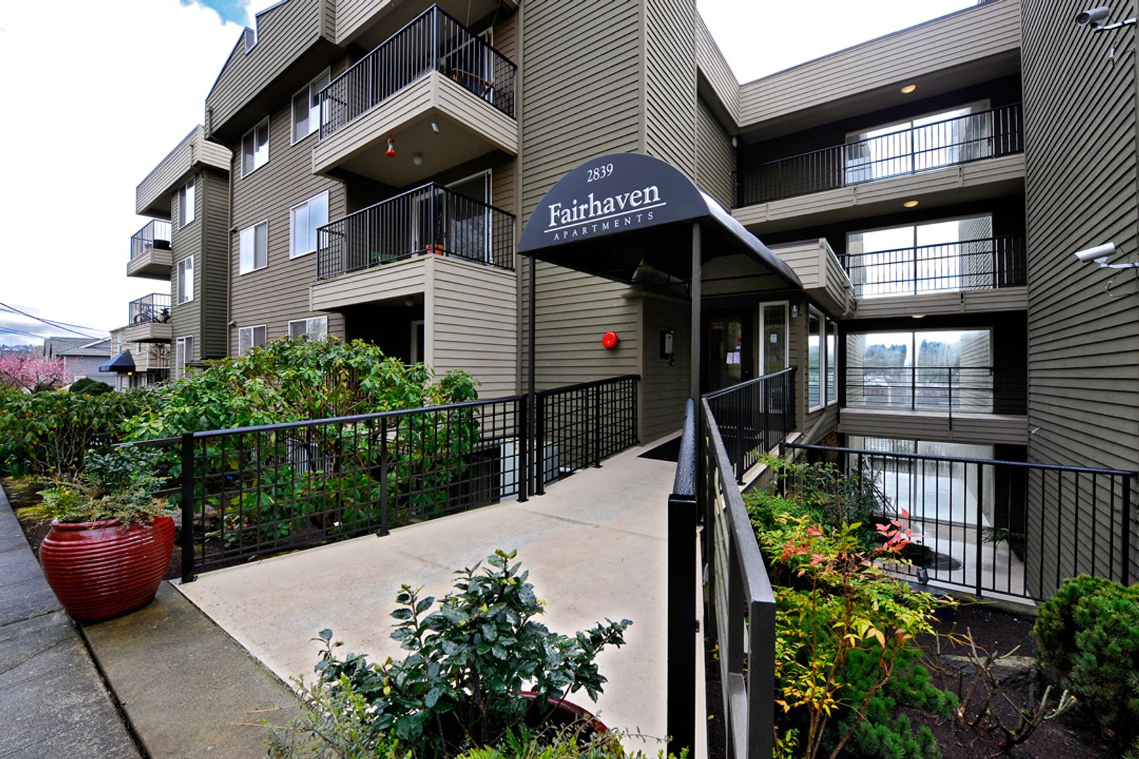 Seattle Apartment: 2833-2839 NW 56th