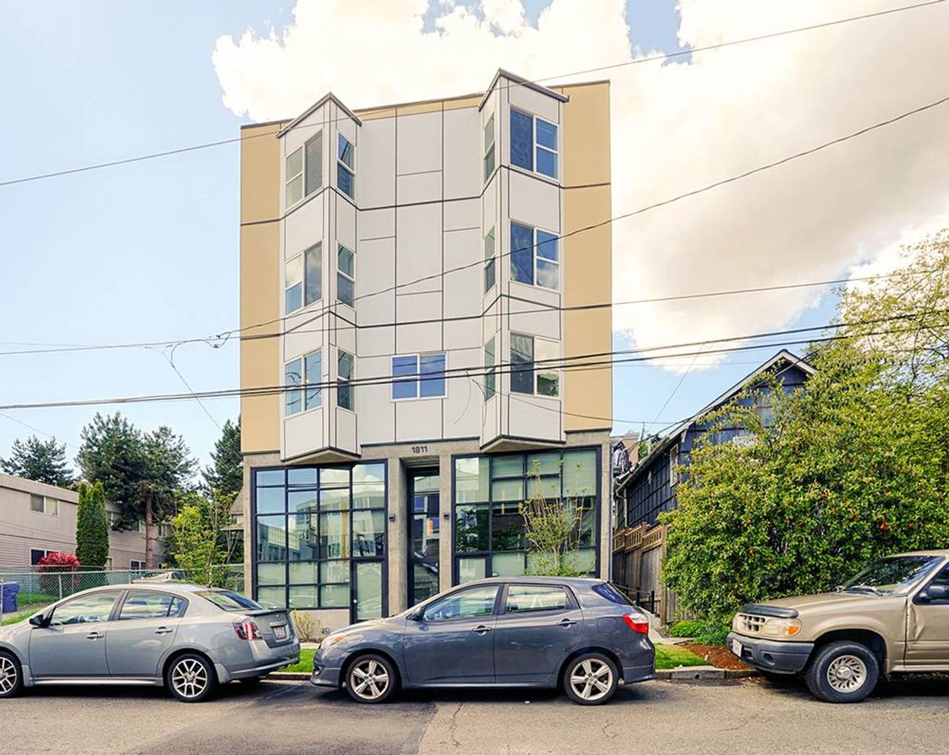 Seattle Apartment: 1811 20th Ave