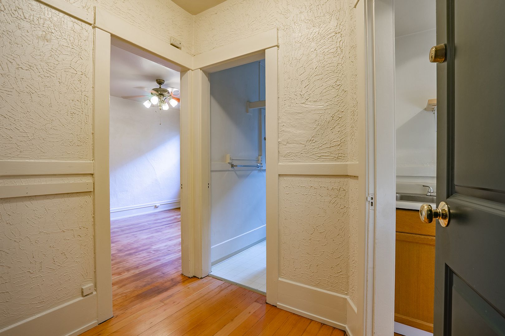 Seattle Apartment: 768 Bellevue Ave E