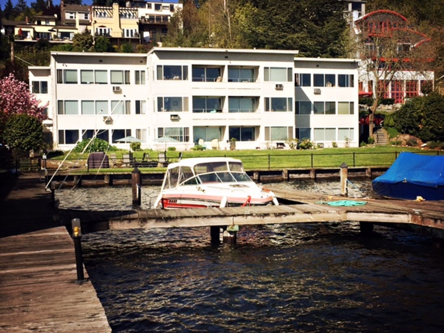 Seattle Apartment: 400 Lakeside Ave S