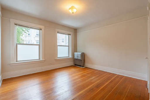 Bright Large 1 Bedroom – photo 1