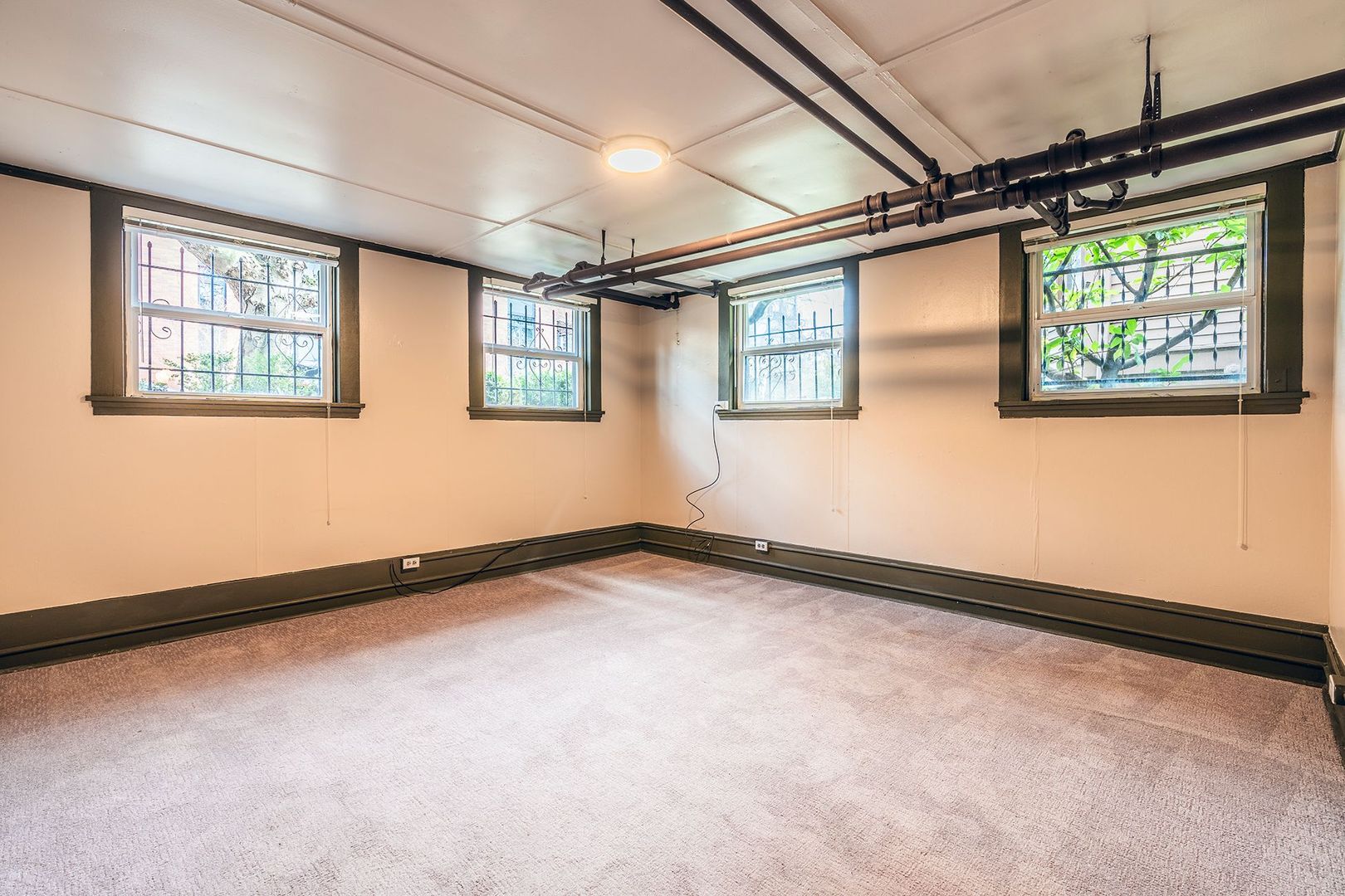 Seattle Apartment: 313 10th Ave E