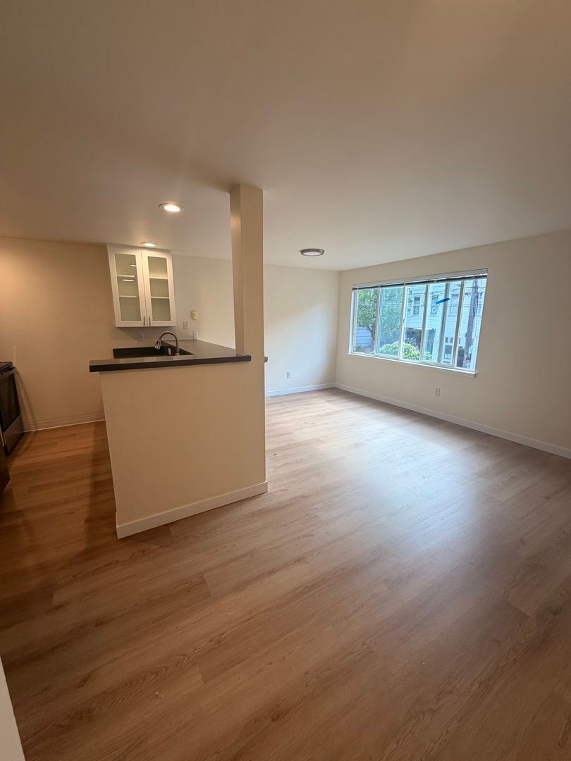 Seattle Apartment: 3401 E Pike St