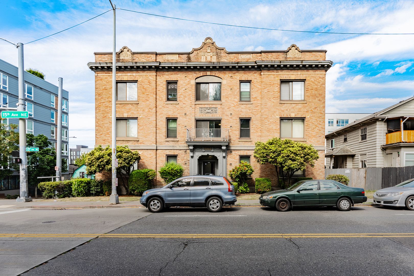 Seattle Apartment: 5003 15th Ave NE
