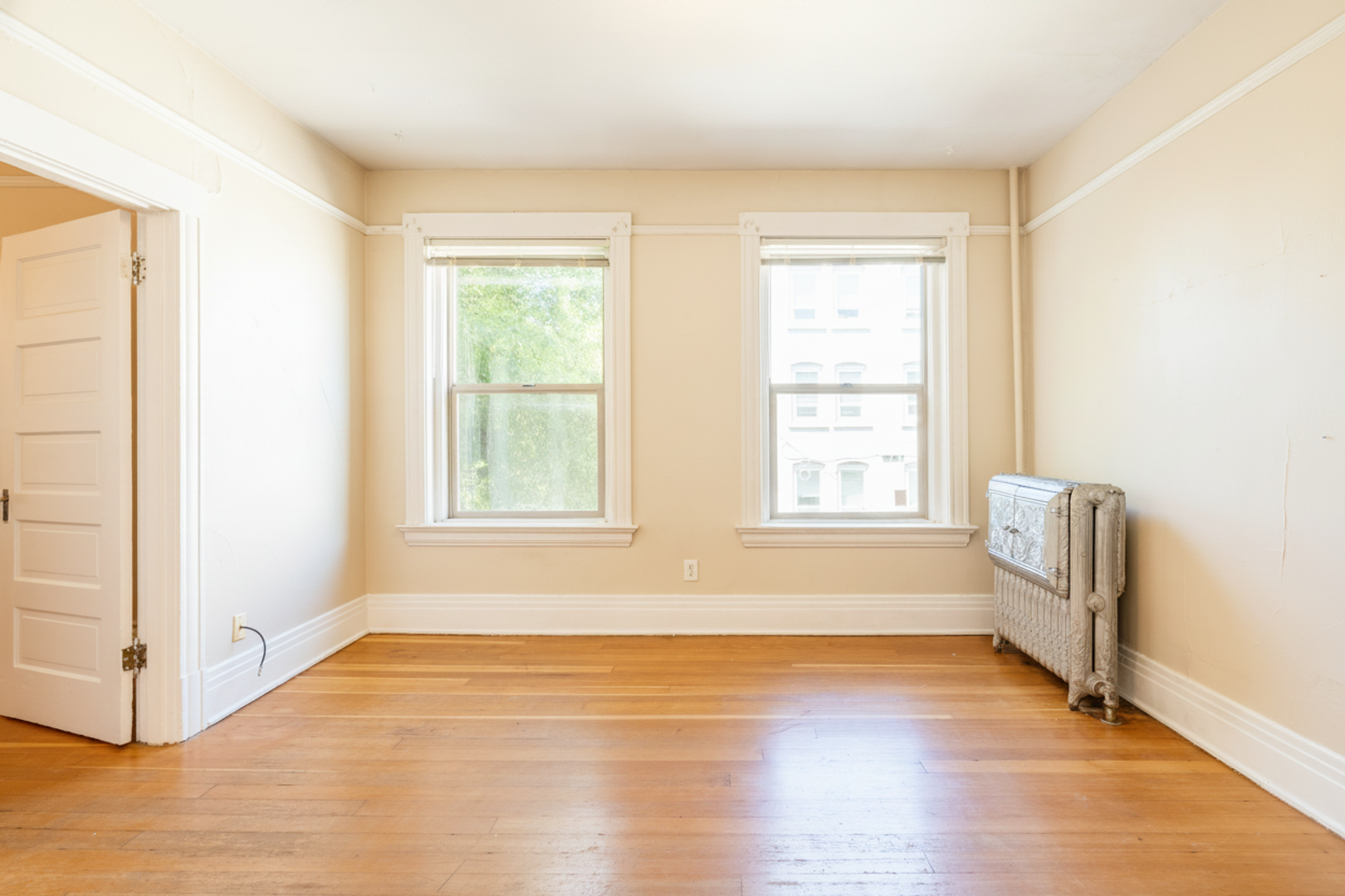 Seattle Apartment: 1421 15th Ave