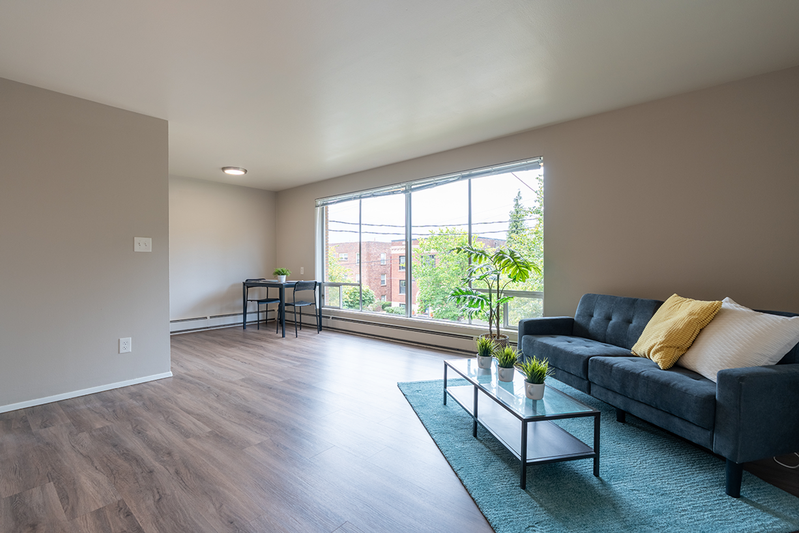 Seattle Apartment: 2800 Franklin Ave E