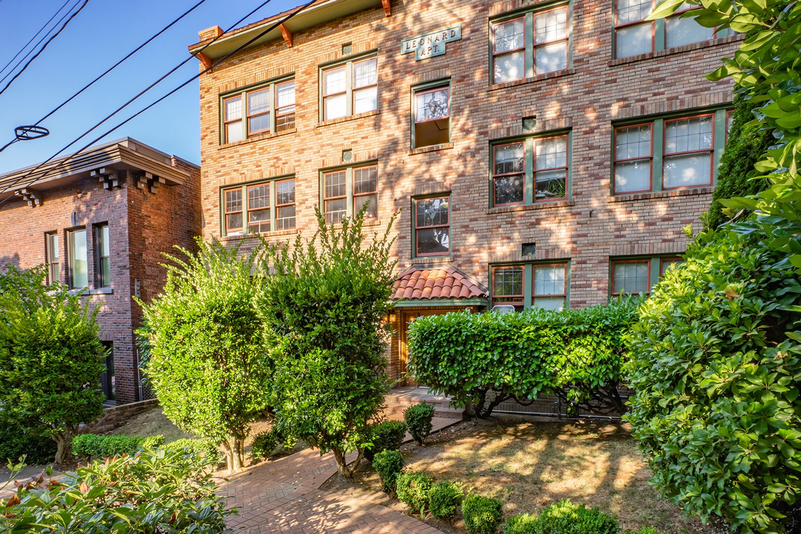 Seattle Apartment: 715 1st Ave W