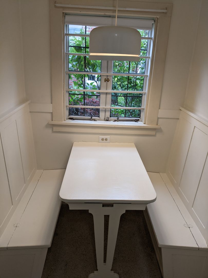 Seattle Apartment: 425-435 10TH Ave E